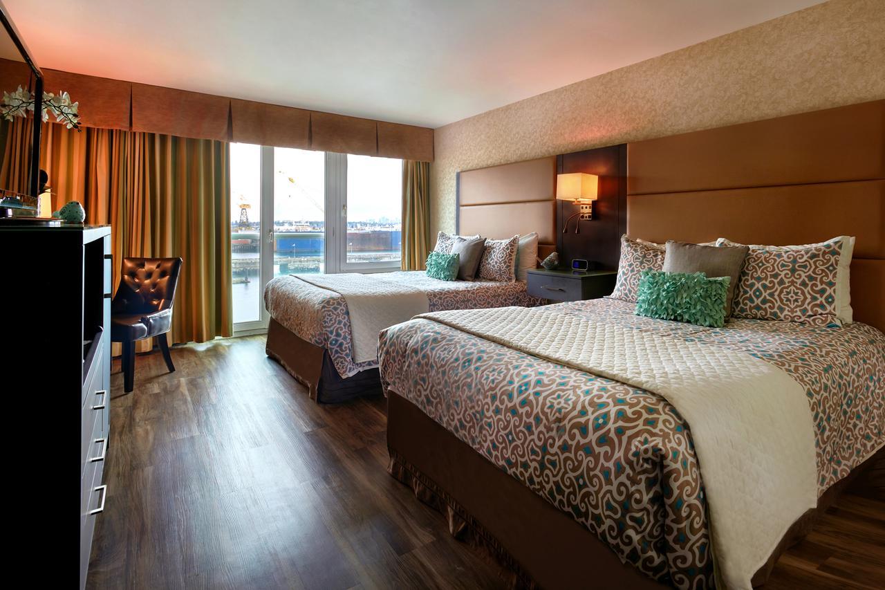 The Lonsdale Quay Hotel North Vancouver Exterior foto
